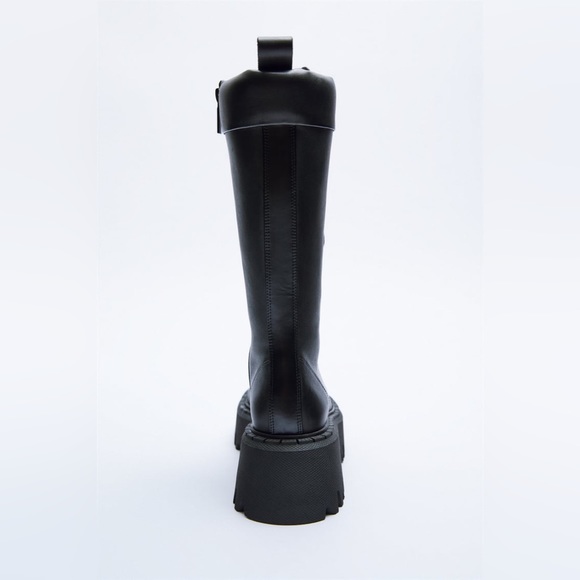 LACED LEATHER BOOTS WITH TREADED SOLES - Picture 7 of 8